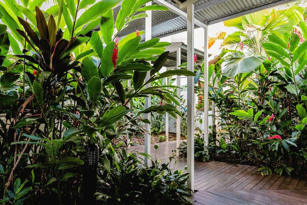 Silkari Lagoons Port Douglas Aparthotel Exterior photo